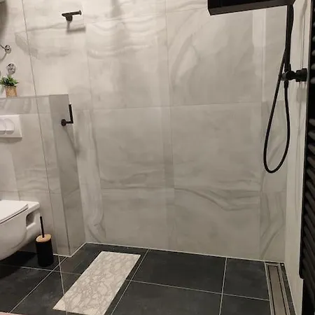 Apartman Kyra With Terrace And Garden