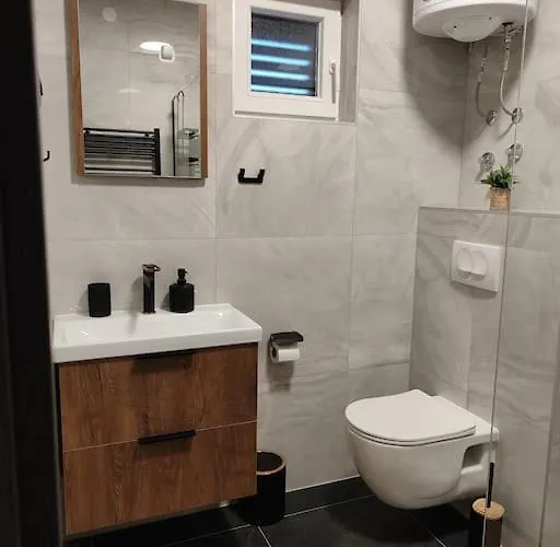 Kyra With Terrace And Garden * Trogir