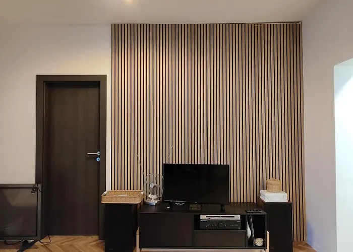 Kyra With Terrace And Garden Apartment *