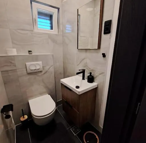 Kyra With Terrace And Garden Apartment